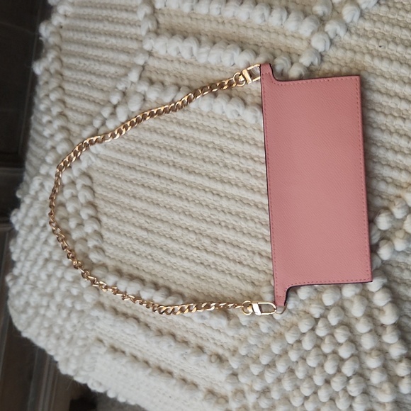 Louis Vuitton - Picture 7 of 10